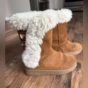 SO Kids Brown Boots with Cream Fur Trim